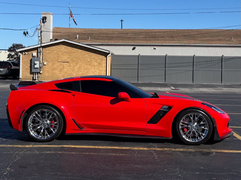 Used 2015 Chevrolet Corvette Z06 w/ 2LZ Preferred Equipment Group RWD image 3