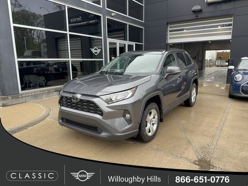 Used 2019 Toyota RAV4 XLE w/ Convenience Package AWD/4WD image 1