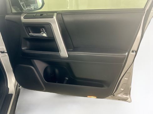 Used 2021 Toyota 4Runner SR5 AWD/4WD image 30
