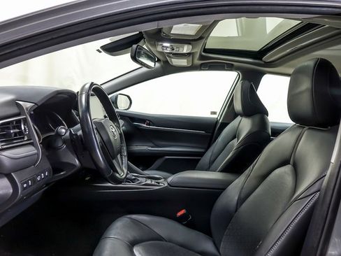 Used 2023 Toyota Camry XSE image 9