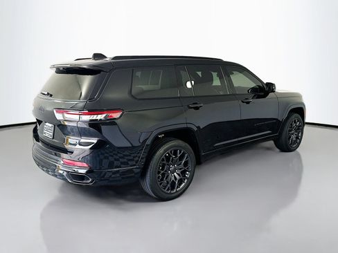 Used 2023 Jeep Grand Cherokee L Summit AWD/4WD image 7