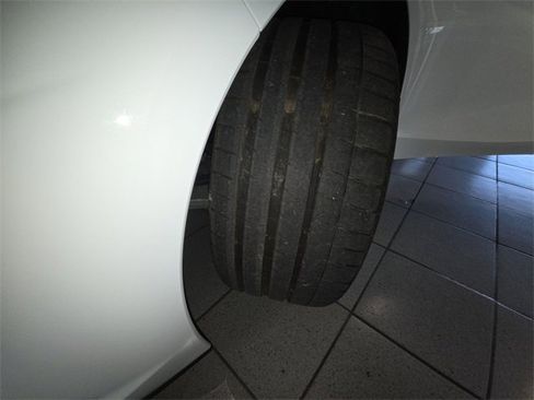 Used 2023 Chevrolet Corvette Stingray Convertible w/ Z51 Performance Package image 23