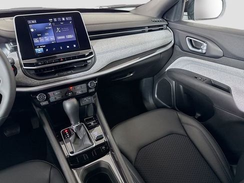 New 2026 Jeep Compass Latitude image 22