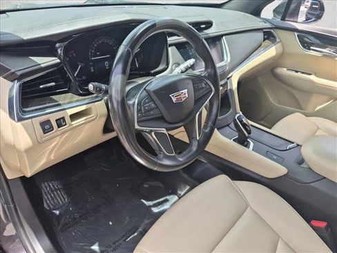 Used 2018 Cadillac XT5 FWD w/ LPO, Wheel Lock Package image 10