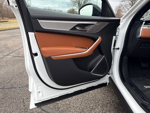 New 2026 Jaguar F-PACE R-Dynamic S image 10