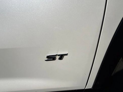 Used 2025 Buick Enclave Sport Touring w/ Super Cruise Package FWD image 10