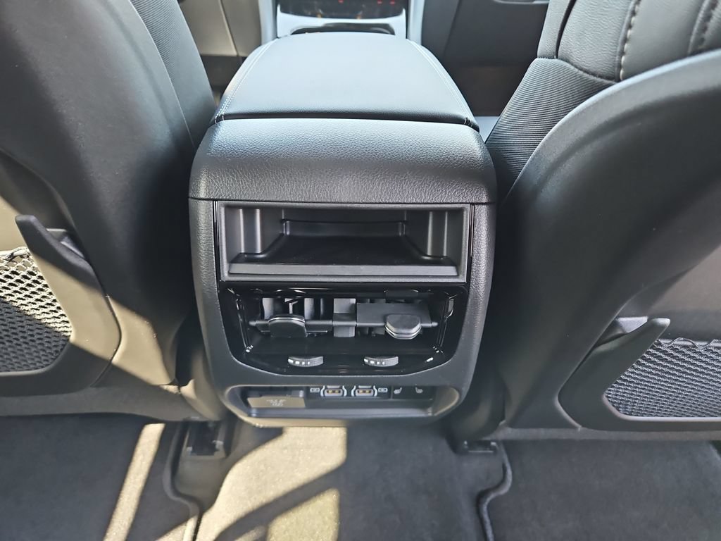 New 2025 Jeep Grand Cherokee Limited w/ Black Appearance Package AWD/4WD image 12