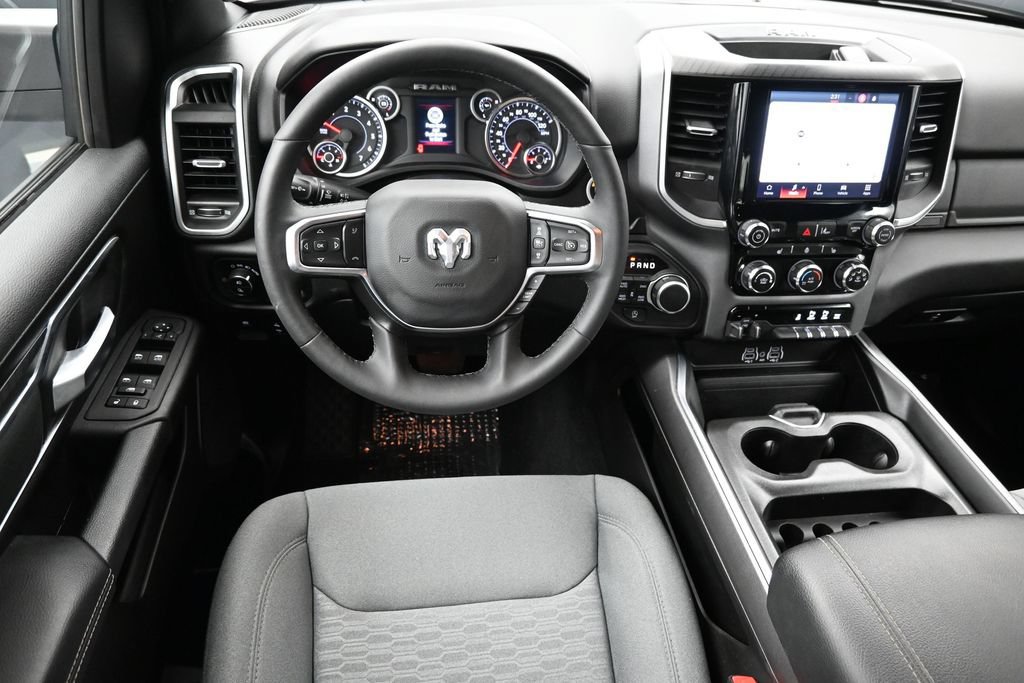 Used 2025 RAM 1500 Big Horn AWD/4WD image 3