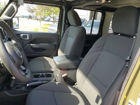 Used 2023 Jeep Wrangler Unlimited AWD/4WD image 5