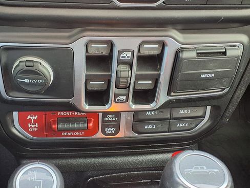 Used 2020 Jeep Gladiator Rubicon image 15