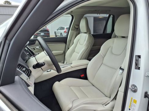 Used 2025 Volvo XC90 T8 Ultra w/ Protection Package Premier image 3