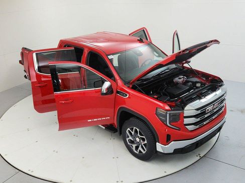 Used 2025 GMC Sierra 1500 SLE AWD/4WD image 15
