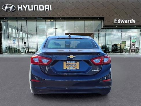 Used 2016 Chevrolet Cruze LT image 6