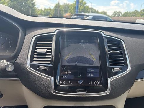 Used 2018 Volvo XC90 T6 Momentum w/ Convenience Package AWD/4WD image 17