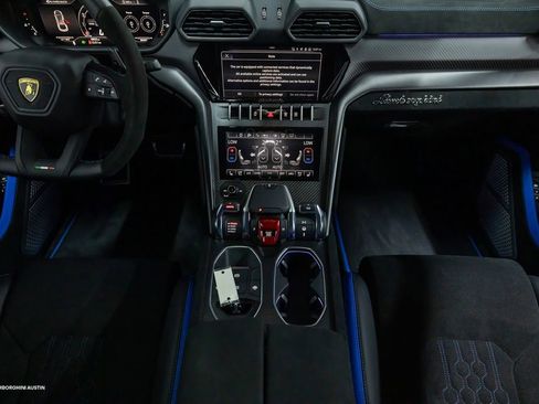 Used 2024 Lamborghini Urus Performante AWD/4WD image 26