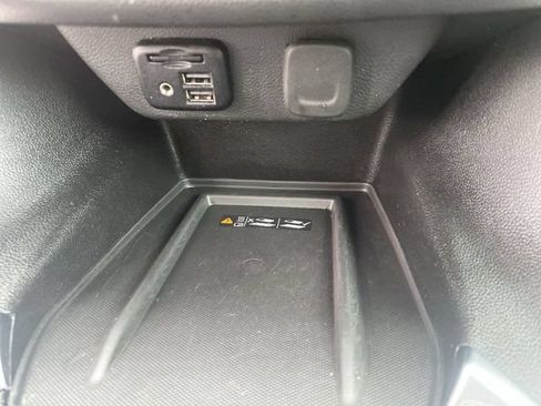 Used 2023 Chevrolet Traverse High Country FWD image 23