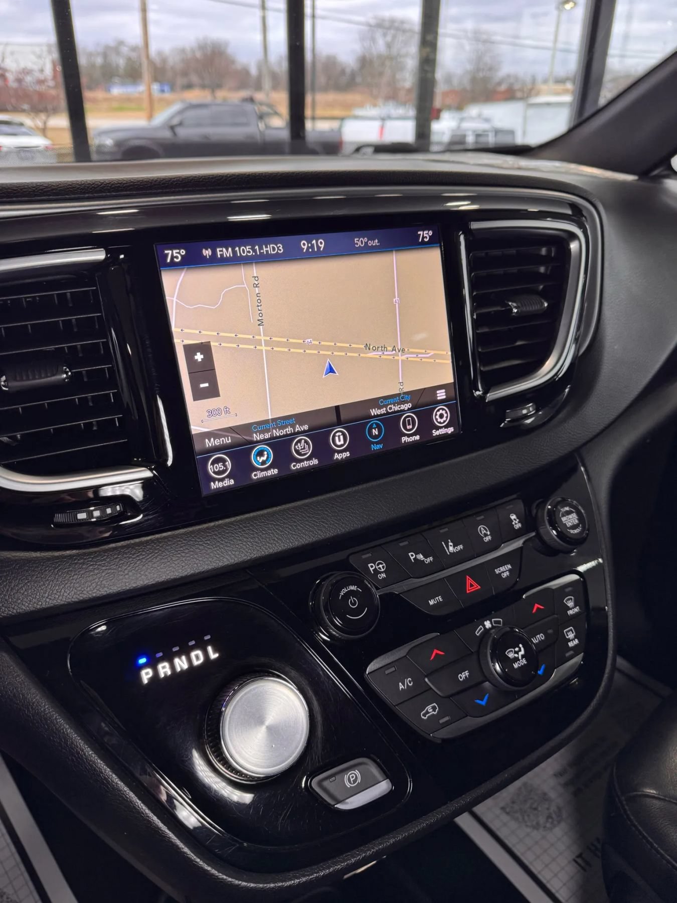 Used 2019 Chrysler Pacifica Touring-L Plus w/ Advanced Safetytec Group FWD image 34