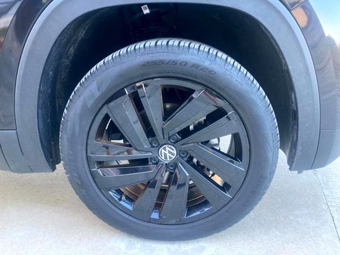 Used 2023 Volkswagen Atlas Cross Sport SE w/ Black Wheel Package AWD/4WD image 23