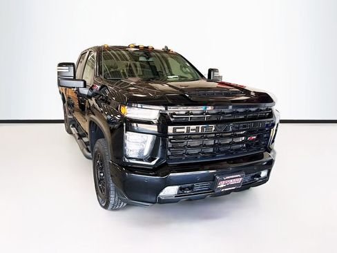 Used 2022 Chevrolet Silverado 2500 LT w/ Midnight Edition AWD/4WD image 3