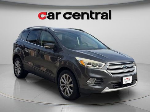 Used 2017 Ford Escape Titanium w/ Equipment Group 301A AWD/4WD image 8