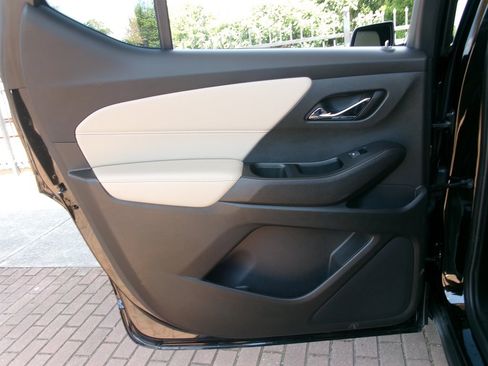 Used 2023 Chevrolet Traverse LT w/ LPO, Floor Liner Package AWD/4WD image 29