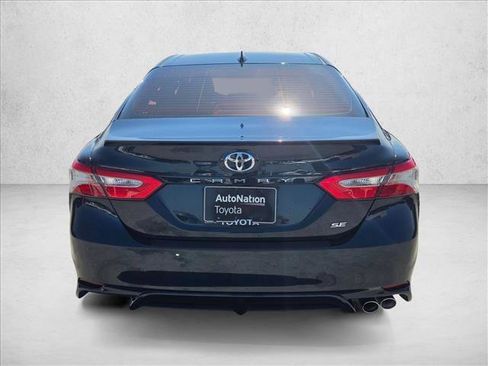 Used 2019 Toyota Camry SE FWD image 6