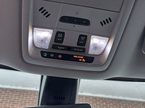 Used 2021 Buick Enclave Avenir w/ Avenir Technology Package image 33