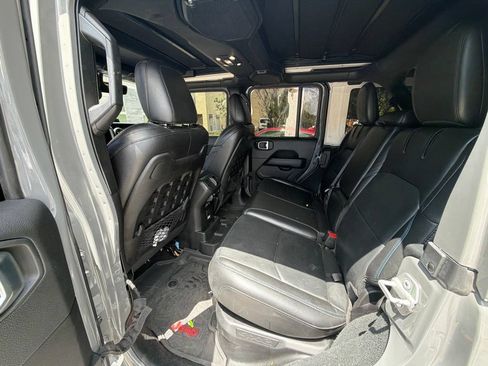 Used 2022 Jeep Wrangler Unlimited Rubicon 4xe AWD/4WD image 6