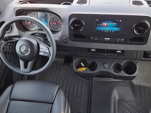 Used 2023 Mercedes-Benz Sprinter 2500 image 5