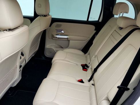 Used 2022 Mercedes-Benz EQB 300 4MATIC w/ Pinnacle Package image 21
