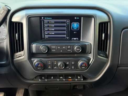 Used 2018 Chevrolet Silverado 1500 LT w/ All Star Edition AWD/4WD image 18