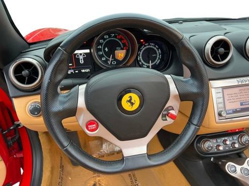 Used 2012 Ferrari California image 14