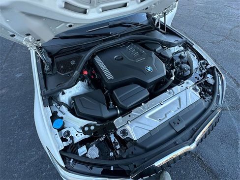 Used 2022 BMW 330i xDrive Sedan w/ Driving Assistance Package image 32