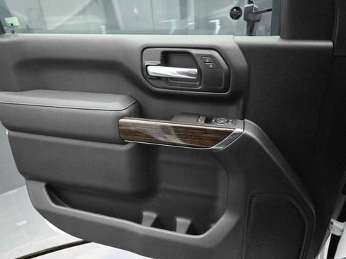 Certified 2025 GMC Sierra 2500 SLE w/ SLE Convenience Package image 11