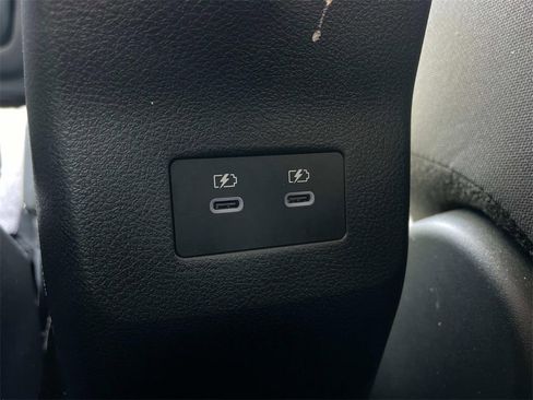 Certified 2025 Nissan Kicks SV image 20