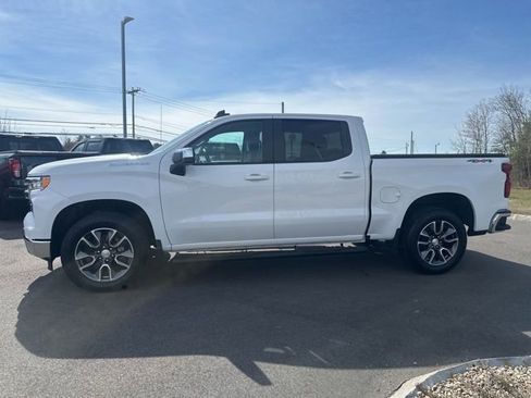 Used 2023 Chevrolet Silverado 1500 LT image 2