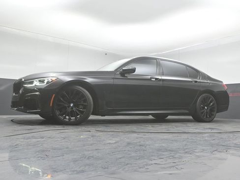 Used 2022 BMW 750i xDrive w/ M Sport Package image 38