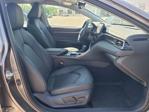 Used 2024 Toyota Camry XLE FWD image 16