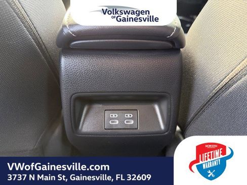 Used 2023 Toyota Corolla SE w/ SE Premium Package image 12