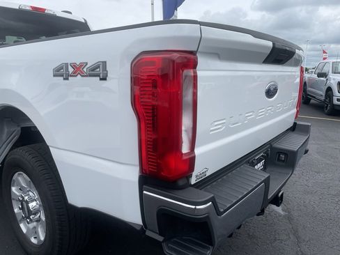 Used 2024 Ford F250 XLT image 38