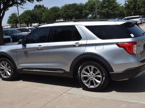 Used 2022 Ford Explorer XLT w/ Equipment Group 202A RWD image 11