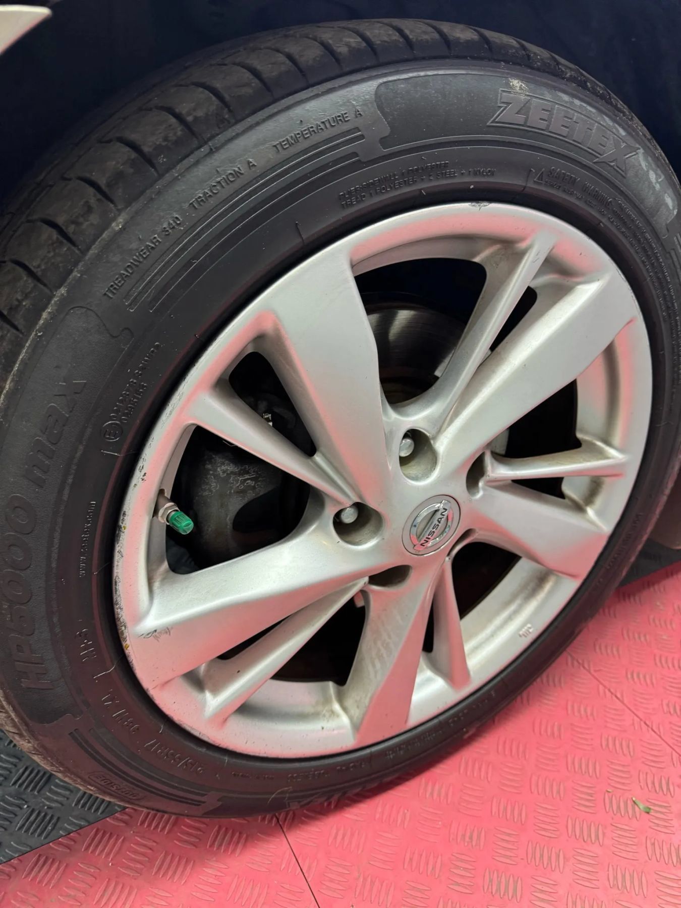 Used 2015 Nissan Altima 2.5 SL w/ Technology Package FWD image 9