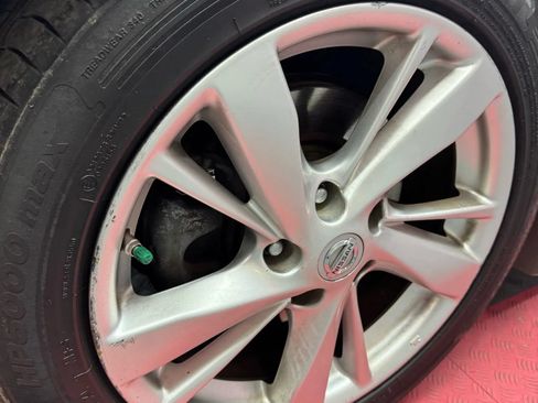 Used 2015 Nissan Altima 2.5 SL w/ Technology Package FWD image 9