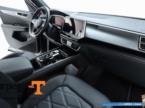 Used 2024 Volkswagen Atlas Cross Sport SE w/ Panoramic Sunroof Package FWD image 33