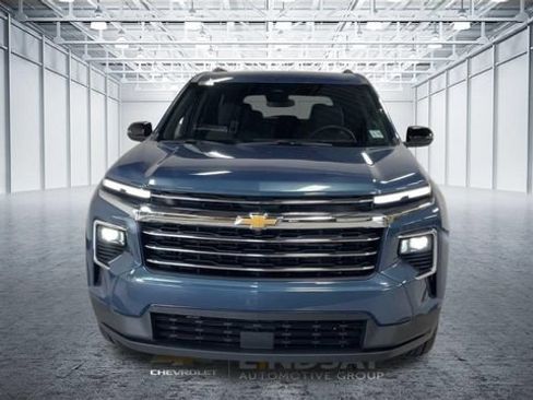Used 2025 Chevrolet Traverse LT AWD/4WD image 4