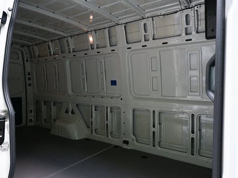 Used 2025 Mercedes-Benz Sprinter 2500 image 22