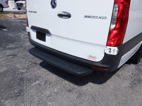 Used 2024 Mercedes-Benz Sprinter 3500 image 5
