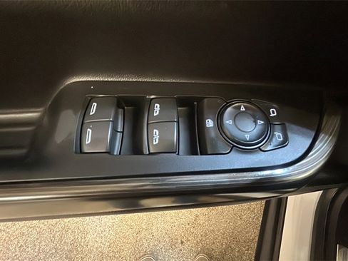 Used 2023 GMC Acadia SLT image 33