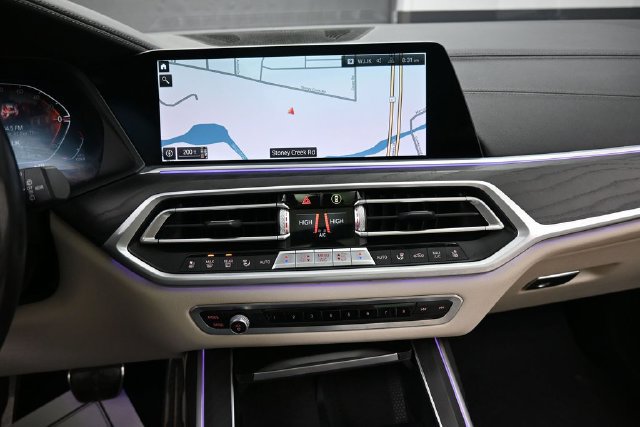 Used 2021 BMW X7 xDrive40i w/ M Sport Package AWD/4WD image 10