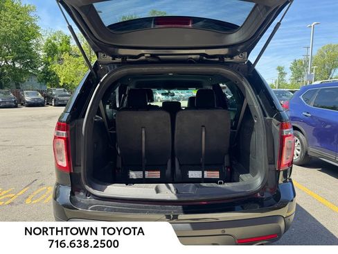Used 2015 Ford Explorer XLT w/ Equipment Group 202B AWD/4WD image 17